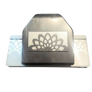 EK Success Large Edger Punch Flower Burst Paper Punch *RETIRED*